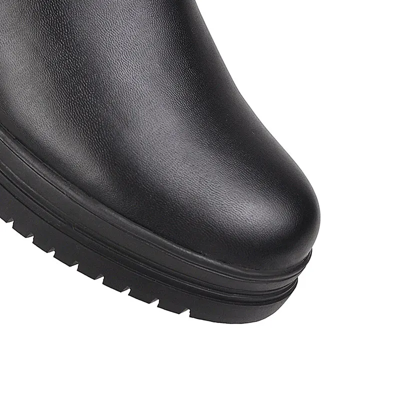 Женские теплые сапоги на шнуровке sgesвье черные и белые однотонные до колена