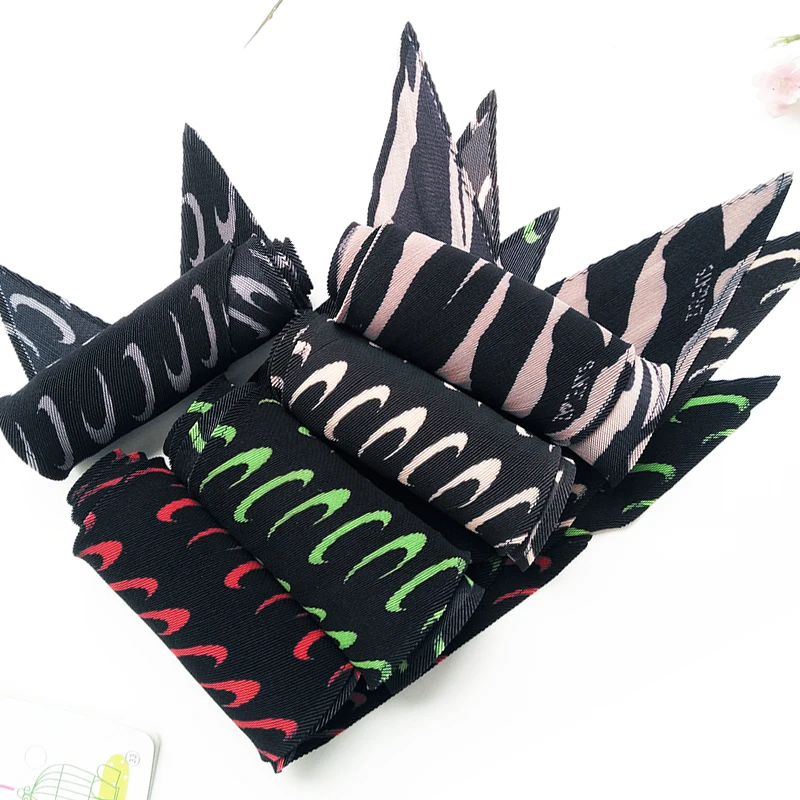 Лидер продаж модный Шелковый шарф Miyake с принтом в наличии |