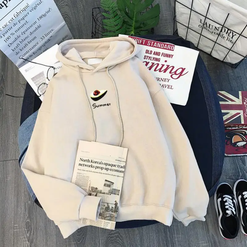 Зеленая толстовка с капюшоном и бархатной вышивкой в виде фруктов стиле