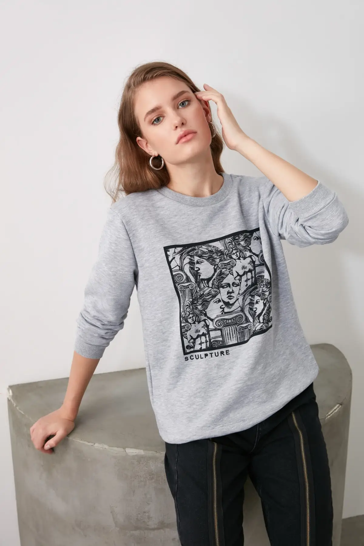 

Trendyol Printed Basic Knitted Sweatshirt TWOAW21SW0542