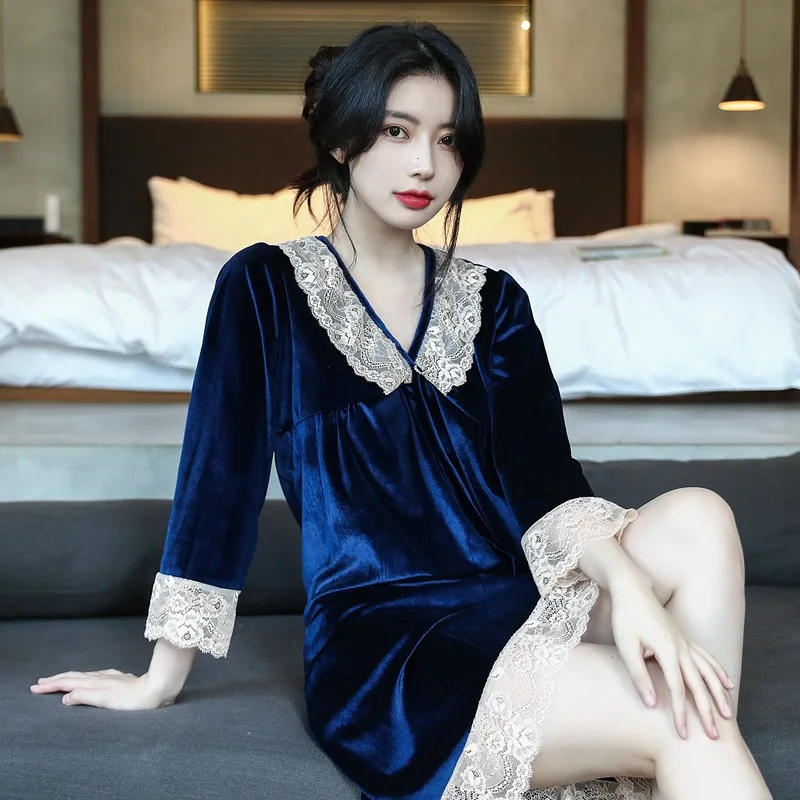 

Sexy V-Neck Women Nightgown Velour Knee-Length Nightdress Princess Lace Floral Trim Sleepshirts Autumn Bride Loose Home Dressing