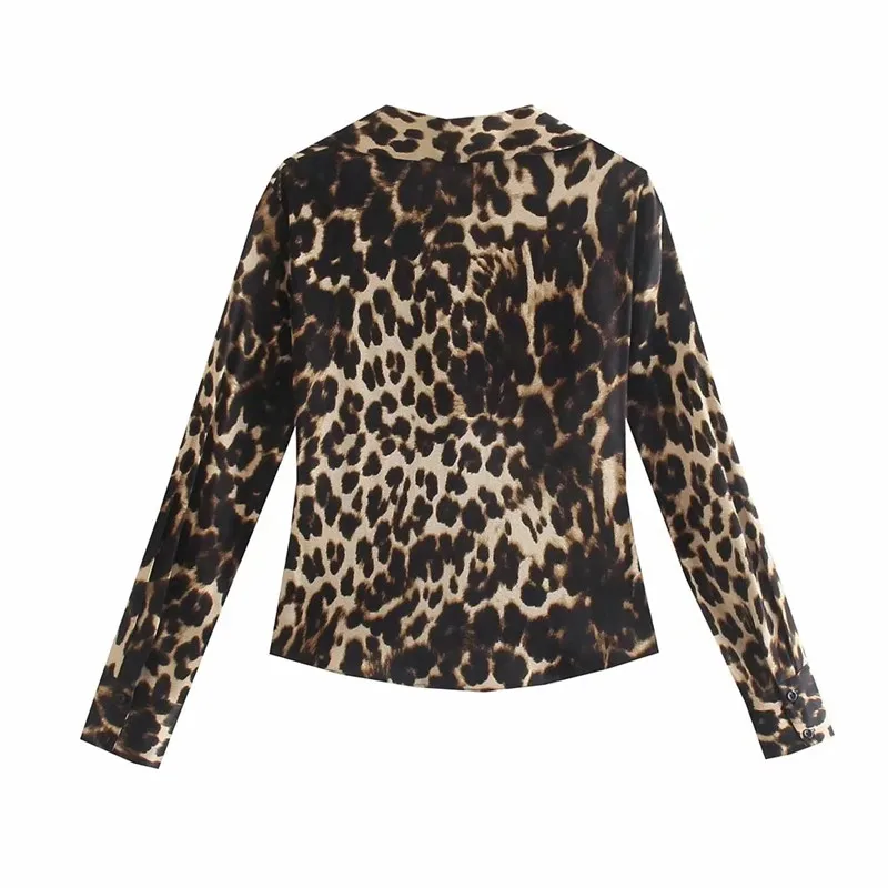 Женская блузка с воротником-стойкой на пуговицах | одежда