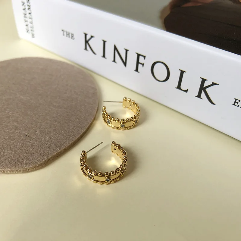 

Circle Earrings Female Fashion Temperament C-shaped Inlaid Zircon Earrings S925 Silver Needle Earrings High Quality Earrings Hot