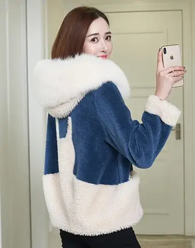 blue with fur hat Благородный натуральный мех овчины пальто для женщин зимний модный шерстяной пальто женская теплая верхняя одежда Лоскутная овечья стрижка куртка с капюшоном - Цвет: blue with fur hat