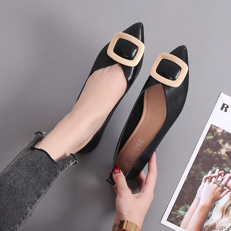 Остроносые туфли с квадратным носком на плоской подошве осень 2021 new Tsutsu мягкая