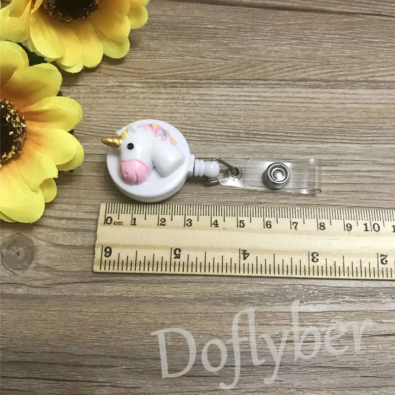 Милый Единорог красочное облако выдвижной значок медсестры катушка анти-потеря