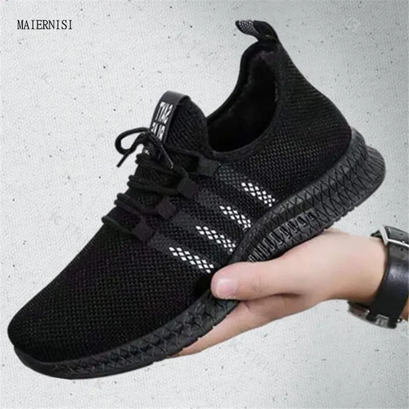 

2021 new four seasons breathable men's fly net casual shoes cloth shoes running shoes sports comfortable shoes 39-44