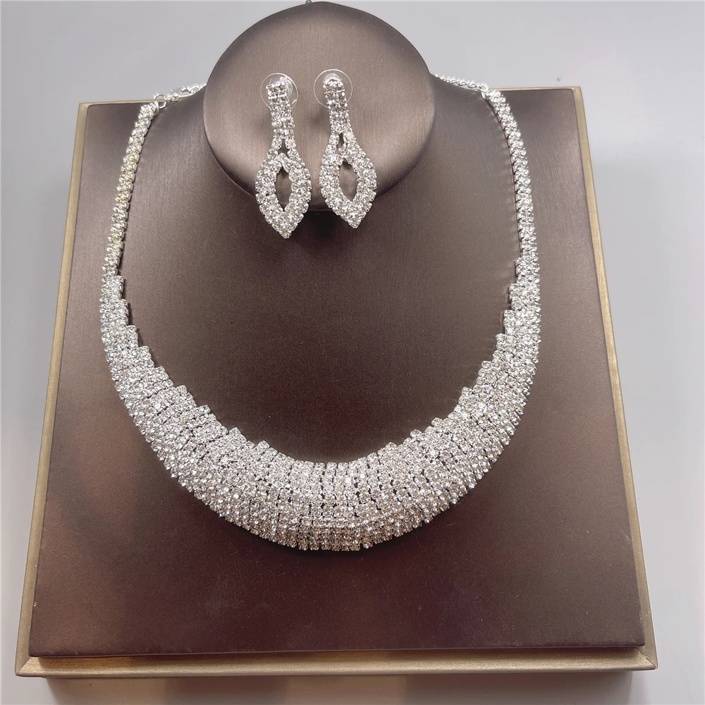 

Simple Elegant Women's Bright Zircon Crystal Drop-Shaped Necklace Earrings Set Bridal Wedding Jewelry Shooting Jewelry Set