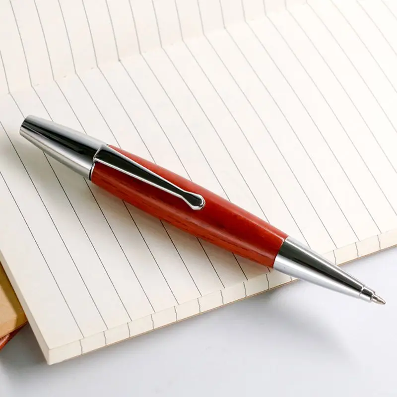 Красный запасами ивовых деревьев серебро дерево шахматная доска Twist обрезки