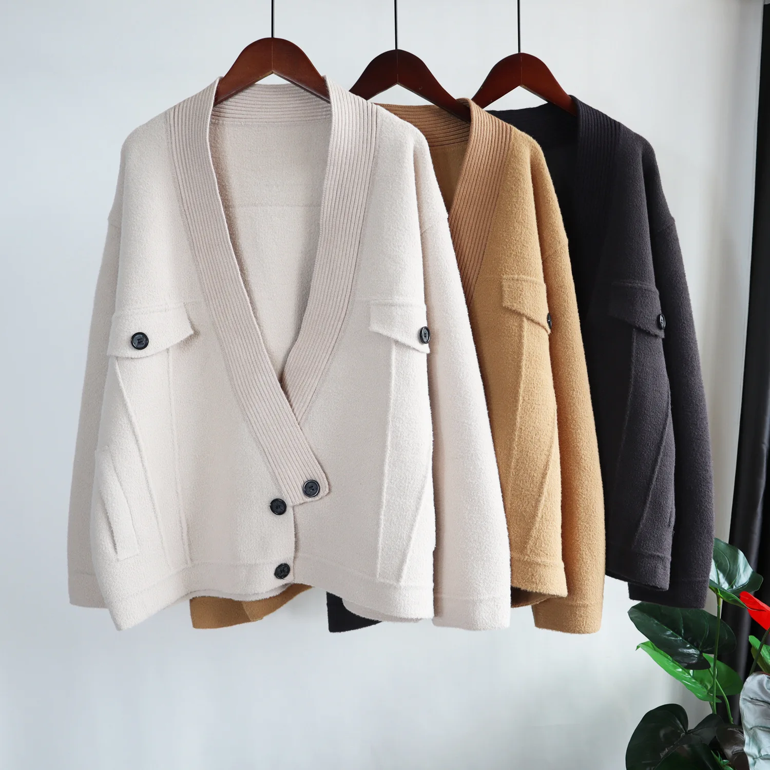 

EBAIHUI вязаная одежда зимние женские кардиганы однотонные с V-образным вырезом пуговицы вязаное пальто Корейская мода для отдыха Свободная зи...