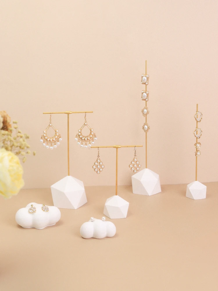 

Creative White Gyp Metal Earrings Display Holder Jewelry Display Stand Earrings Display Rack