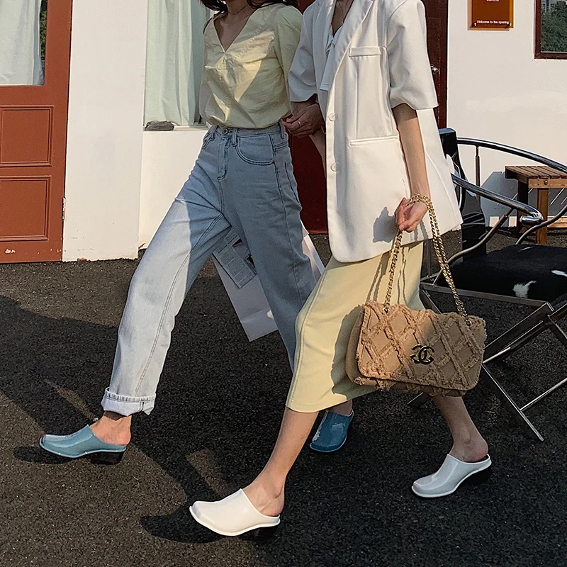 

Patent Leather Women Slippers Round Toe Casual Slip On Thick Low Heeled Sandals Slides Summer Casual Flats Shoes Beach Shoes