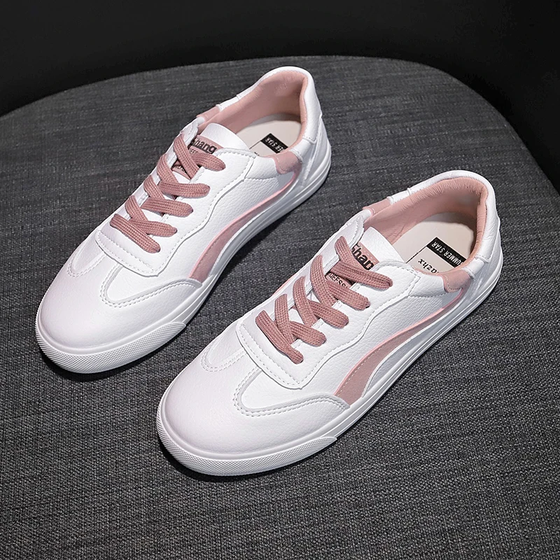 Женская спортивная обувь из белой кожи модная мягкая прогулочная на платформе