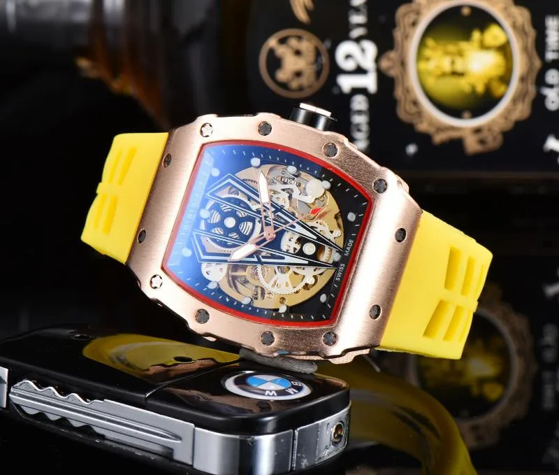 

Men's Watch Brand Watch Quartz Watch Men's Watch Fashion Men's Watch Steel Band Watch Casual Watch Calendar Watch Belt Watch