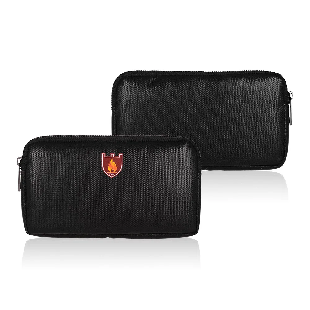 

Portable Safe Organizer Fireproof Bag Water Resistant Carrying Box Silicone Material Storage Bags 8.19*4.65in Zipper Closure