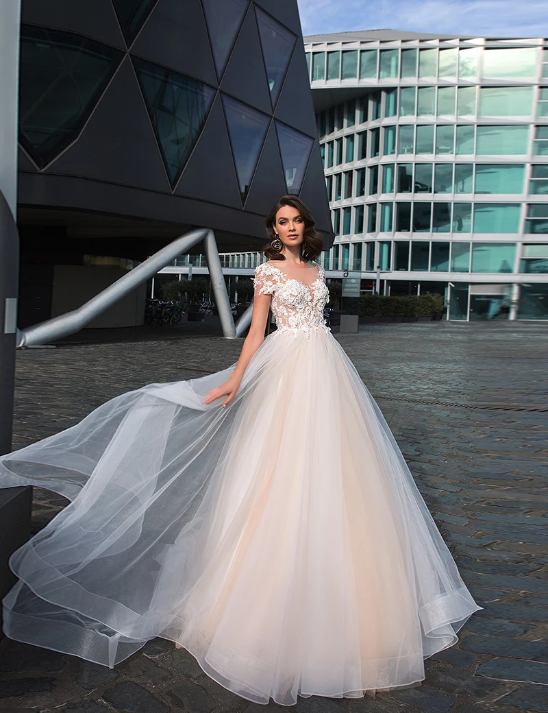 Рубиновое свадебное платье цвета шампанского с g-аппликацией ТРАПЕЦИЕВИДНОЕ