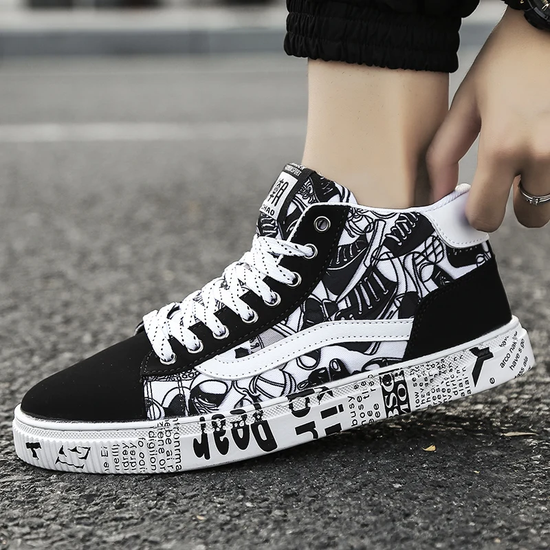 

2020 Men Casual Canvas Shoes Fashion Print Sneakers Trainers Leisure Men's Flats Slip Colorful Canvas Sport Graffiti Board Shoes