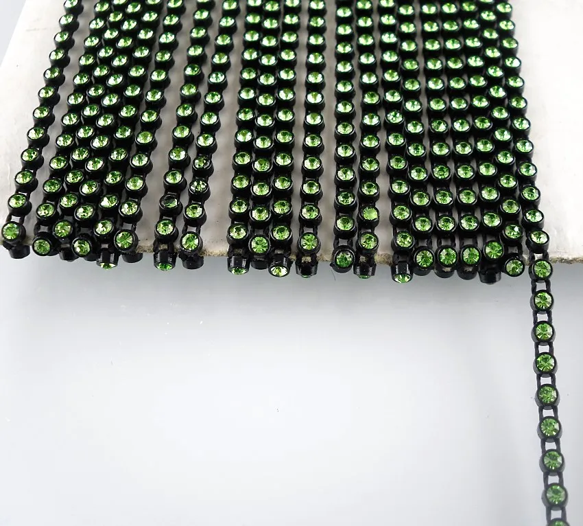 SS6 класс красочные хрустальные стекла 2 мм стразы черные пластиковые чашки одежды