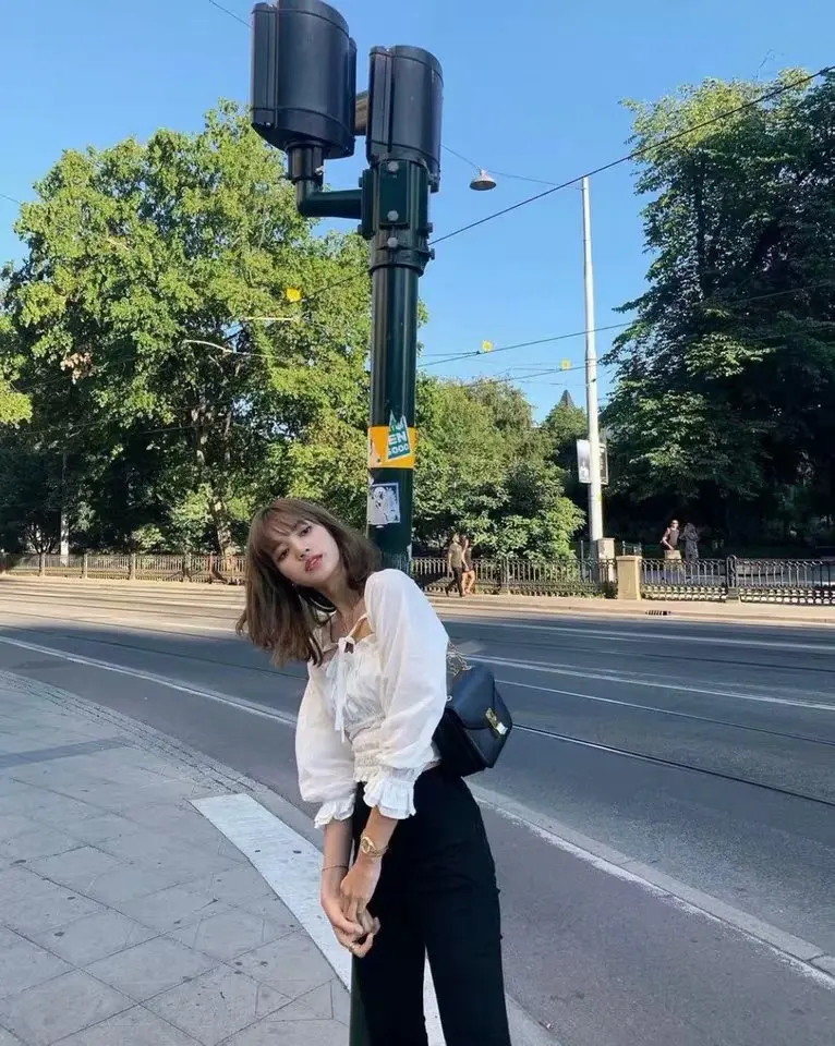 Kpop Blackpink LISA same летняя Корейская Повседневная дикая белая шифоновая блузка женская уличная Милая рубашка с пышными рукавами топы для девочек
