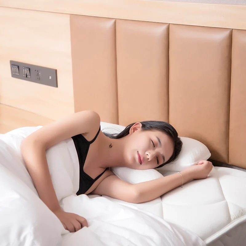 Подушка шланг из полиэтилена Ортопедическая подушка для шеи с защитой от