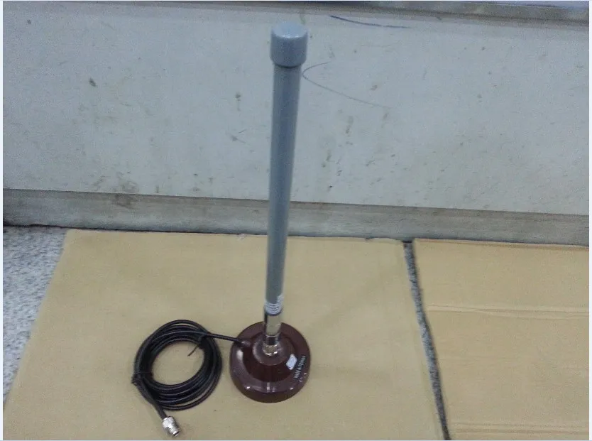 

Monitoring of driving school examination hall USES 5.8DB vehicle-mounted omnidirectional antenna with M110N suction cup 3-meter