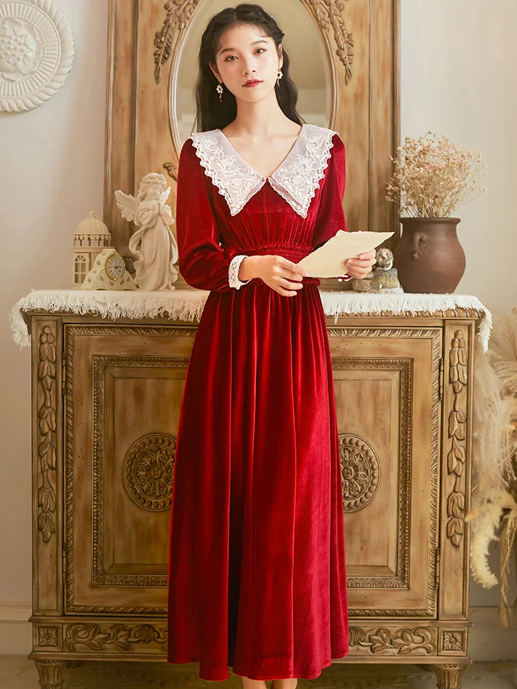 

and winter New Retro palace style red velvet dress high waist shows thin temperament, big swing over the Knee