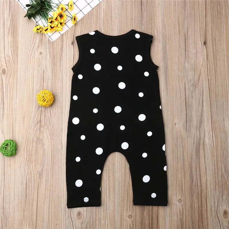 Летняя хлопковая одежда без рукавов в черный горошек для новорожденных и