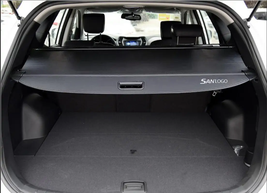 Шторка санта фе. Hyundai Santa Fe 2013 багажник. Полка багажника Santa Fe. Шторка багажник сантафе. Хендай Санта Фе размер багажника.