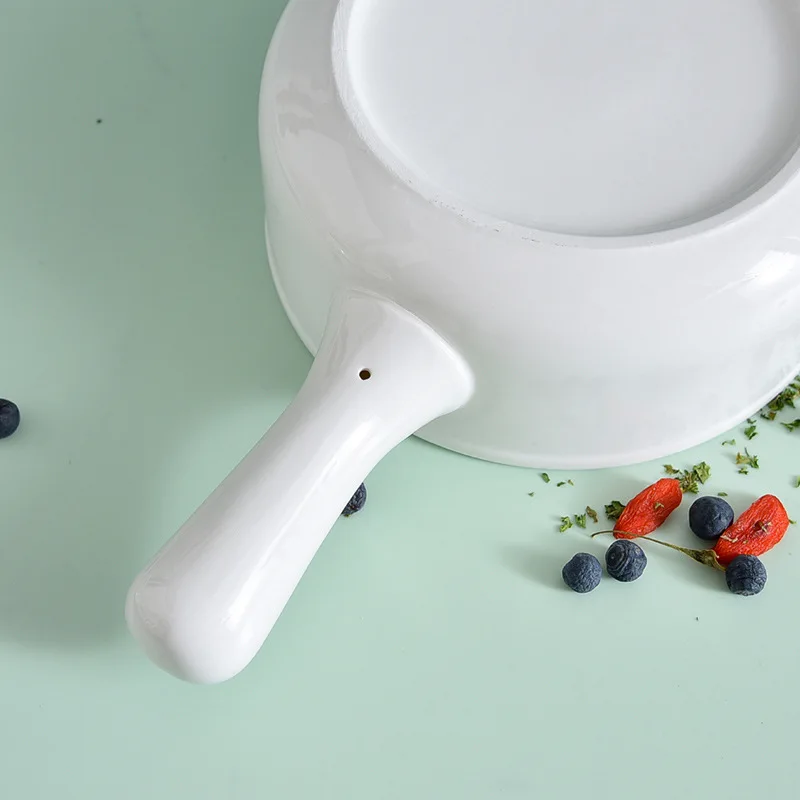 

Simple and creative baking bowl logo