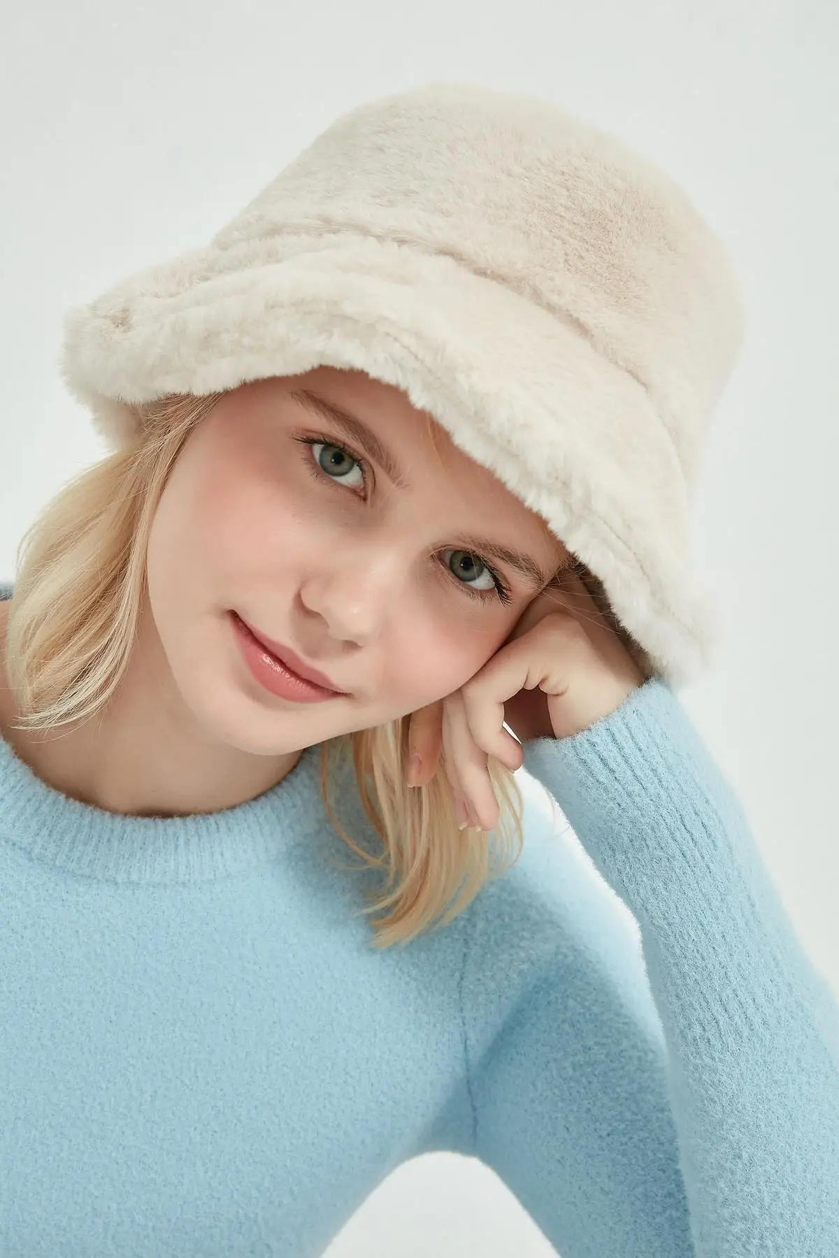 

Women's Casual Basic Beige Color Bucket Hat Plush Fisherman Bucket Model 2021 Style Autumn Winter Soft Texture