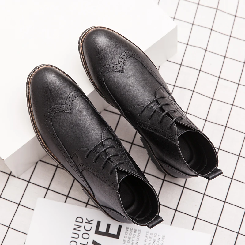 

2019 spring and autumn Brock solid color men's business high-quality high-top shoes British lace wild leather casual shoes men