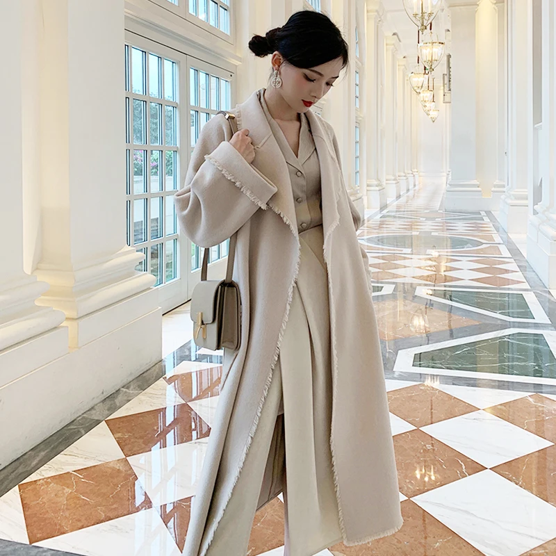 Женское длинное шерстяное пальто элегантное офисное твидовое с поясом и