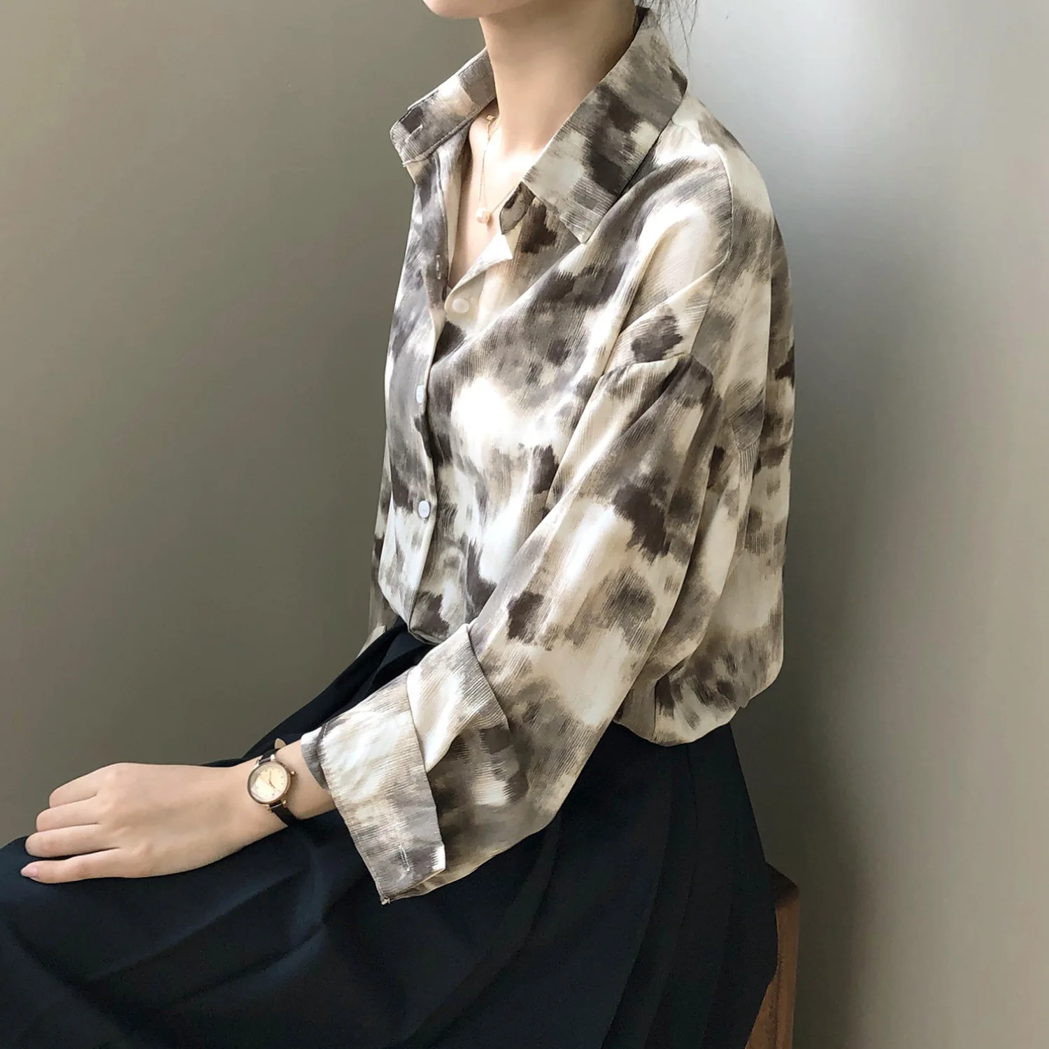 Рисунок 6 - Женская блузка с длинными рукавами