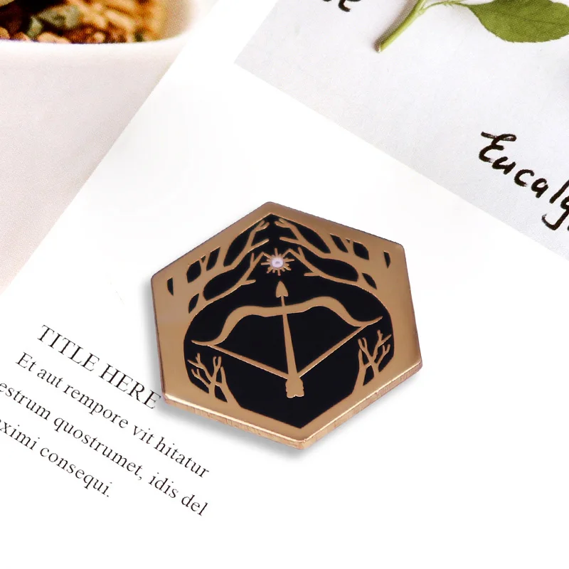 Эмалированная булавка класса DnD Ranger значок охотника d20 брошь в виде лука и стрелы -