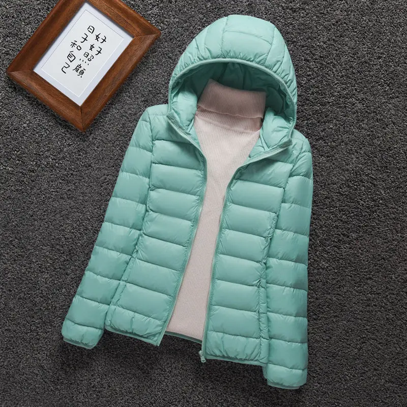 Женская куртка с капюшоном и наполнителем на утином пуху ульсветильник Кая