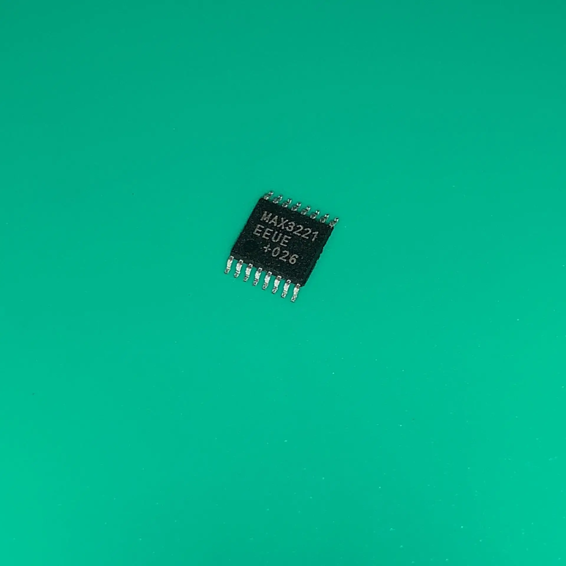 5 шт./лот MAX3221EEUE TSSOP16 MAX 3221 EEUE + T IC TXRX RS232 W-SHTDWN 16tssop MAX3221E EUE MAX3221EEUET MAX3221 | Обустройство