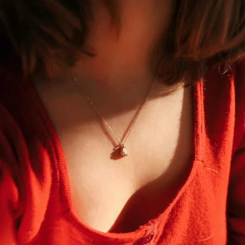 

UILZ Fashion Mini Croissants Pendant Necklace for Women Trendy Lovely Gold Color Metal Tiny Modelling Necklace 2020 New UN2219