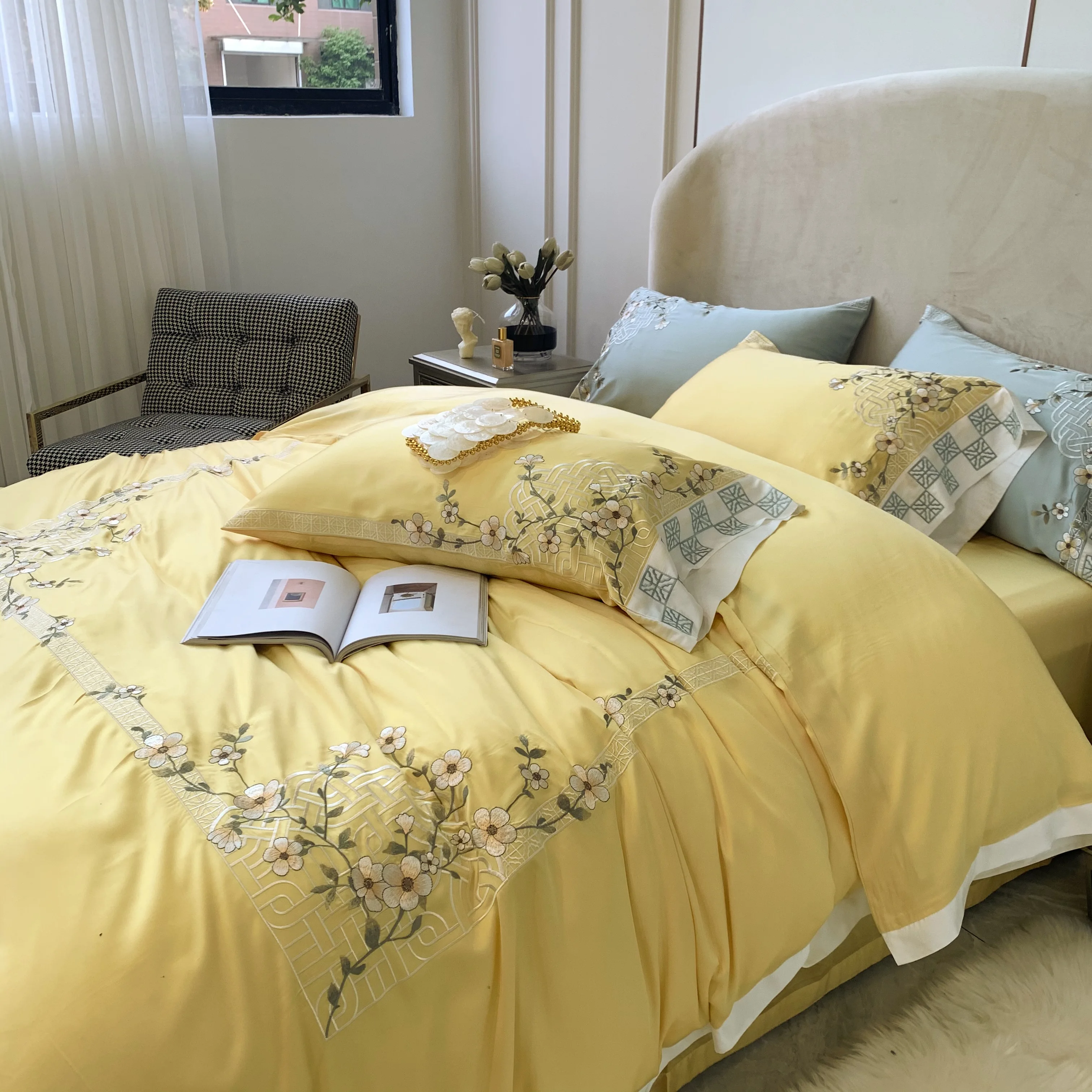 

Hot New Luxury Tencel 100S Embroidery Bedding Set Duvet Cover Flat Sheet Flowers Queen King Bed Linen Fitted sheet soft