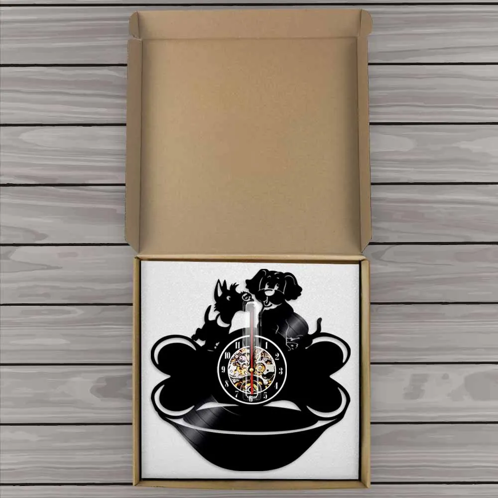 Настенные часы с черными мопсами и костями настенные виниловой записью щенков в