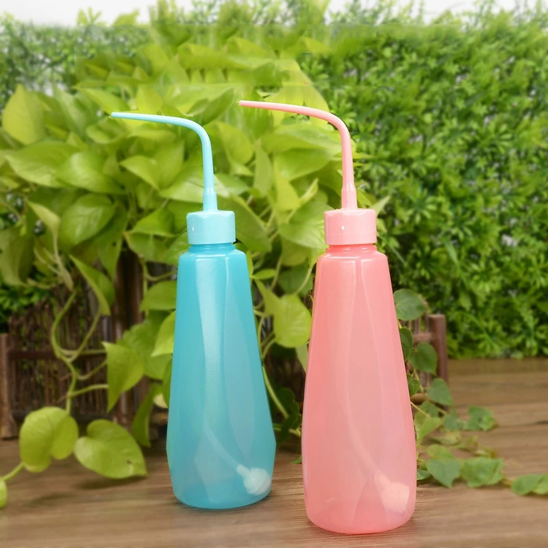 

Pointed drip bottle 2Pcs Plant Flower Succulent Plastic Curved Can Squeeze Bottle 480ML