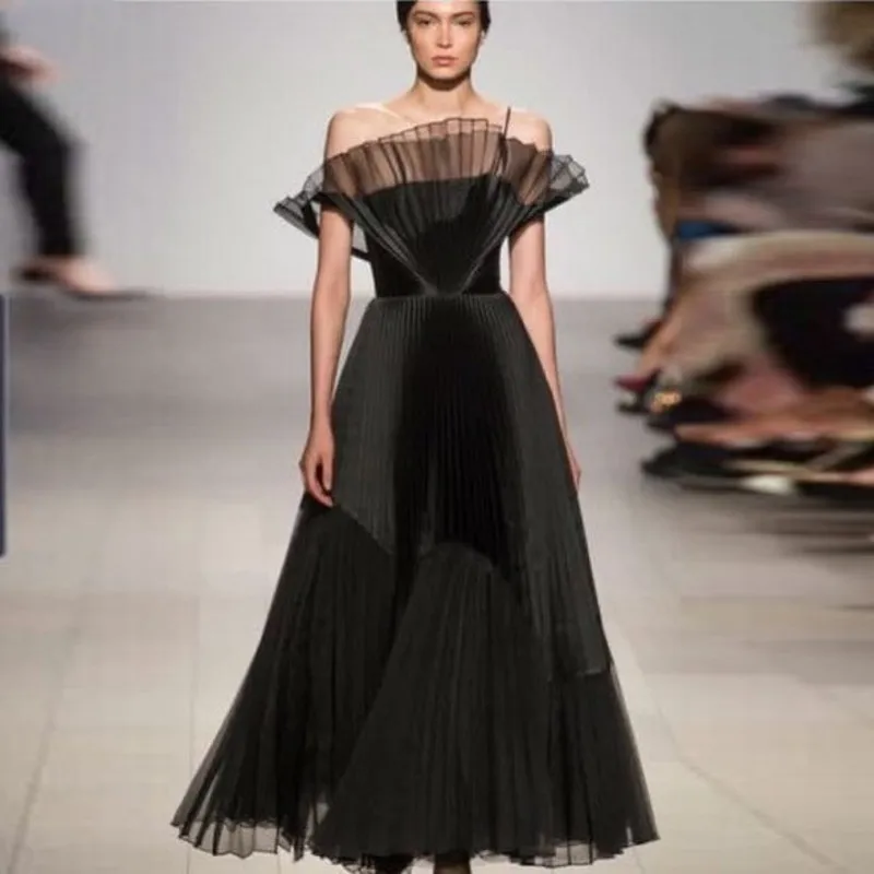 

Fashion Black Evening Gowns New Design Sheer Scalloped Neck A Line Pleat Style Prom Dresses Robe De Soiree