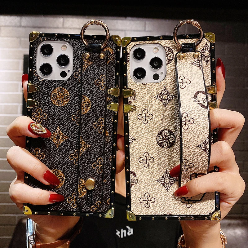 

Luxury Brand Square Flower Leather Phone Case For Iphone 12 Mini 11 13 Pro MAX X XS Xr Case Fashion Wrist Bracket Back Cover