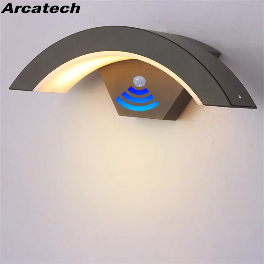 Уличный настенный светильник 18 Вт светодиодный с датчиком движения