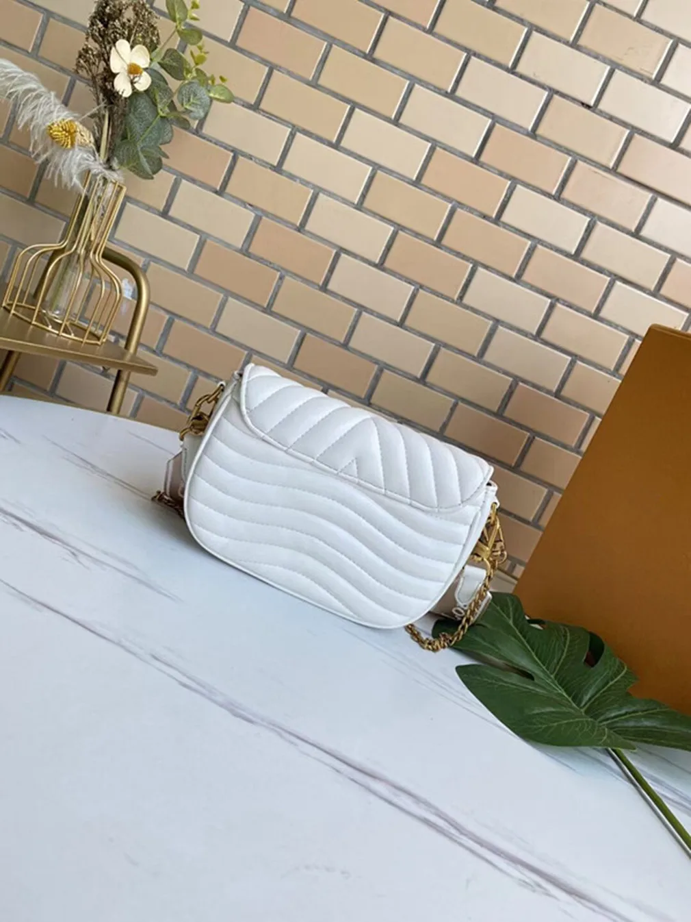 

New Classic Women's Thread Leather Shoulder Bag Black with gold chain Handbag Bags Ladies Handbags