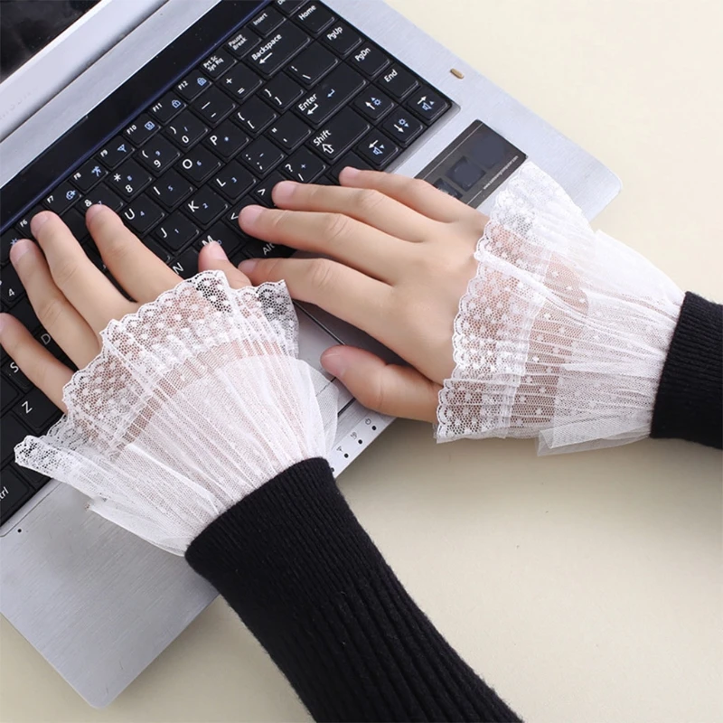 1 Pair Korean Women Girls Fake Flared Sleeves Double Layer Lace Pleated Ruched False Cuffs Wrist Warmers |