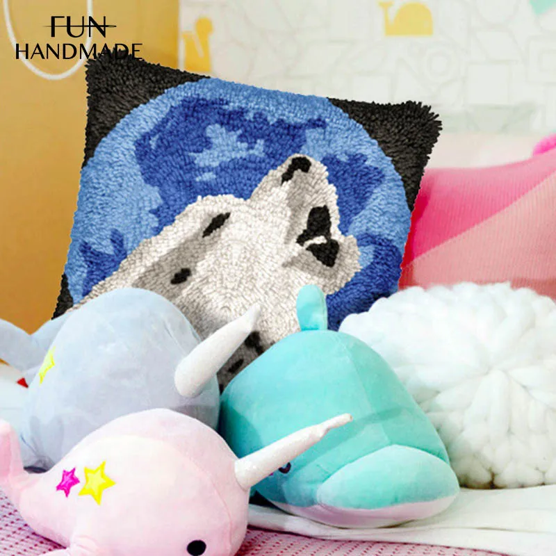 

Lovely Animal Pattern Latch Hook Kawaii Wolf Cushion Crochet Embroidery Yarn Pillows Case Making Cross Stitch Kits