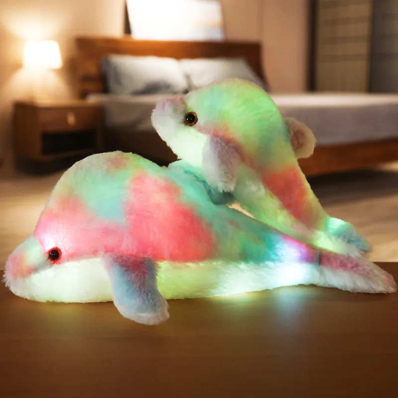 

Различные люминесцентные дельфины, Короткие Плюшевые игрушки, милый красочный Дельфин, праздничные подарки, хорошее качество и бесплатная ...