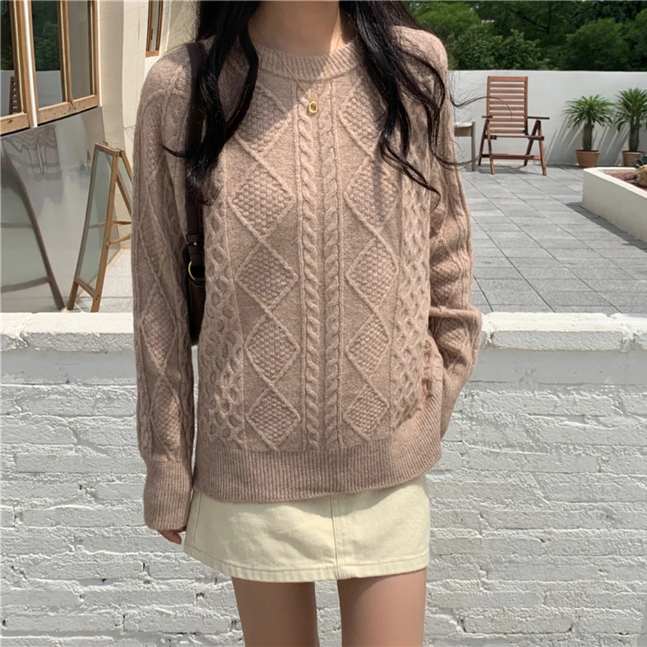 

QoerliN Minimalist Women Round Neck Sweater Oversize Warm Pullovers Sweater Long Sleeve Loose Jumper Twist White Sweater Pulls