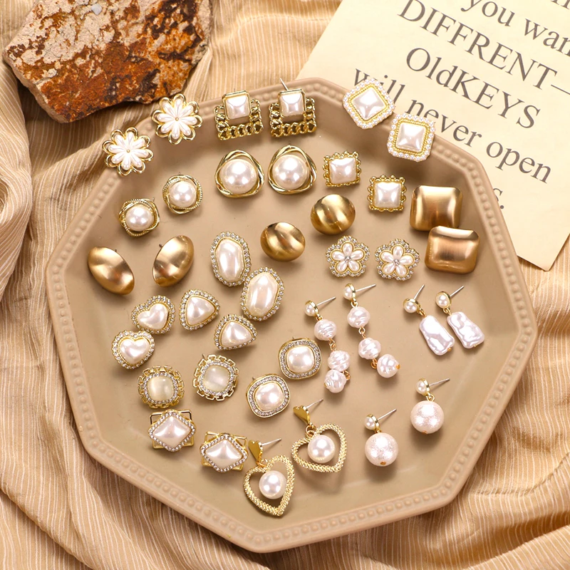 Серьги-гвоздики Женские винтажные золотистые с жемчугом | Украшения и аксессуары