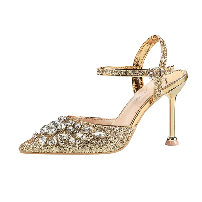 Женские босоножки на высоком каблуке летние большого размера с мехом танкетке